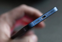 7 cara mengeluarkan air dari speaker hp